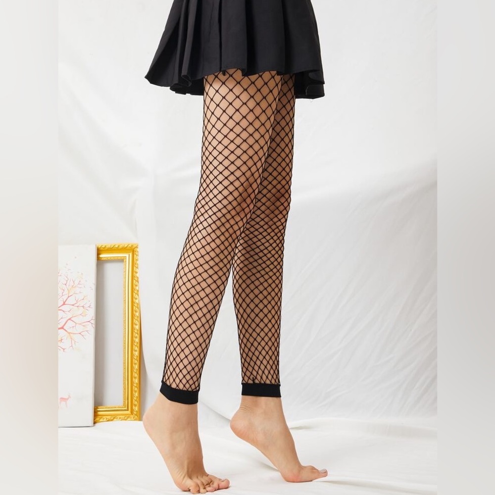 ๐๐๐๐ Fishnets in black Size Medium - Picture 3 of 9
